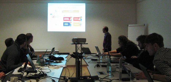 Enayat presenting the ODS project to LinkedUp consortium members